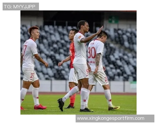 精彩绝伦的4比4进球大战伊劳拉称赞双方踢得极为开放与观赏性十足